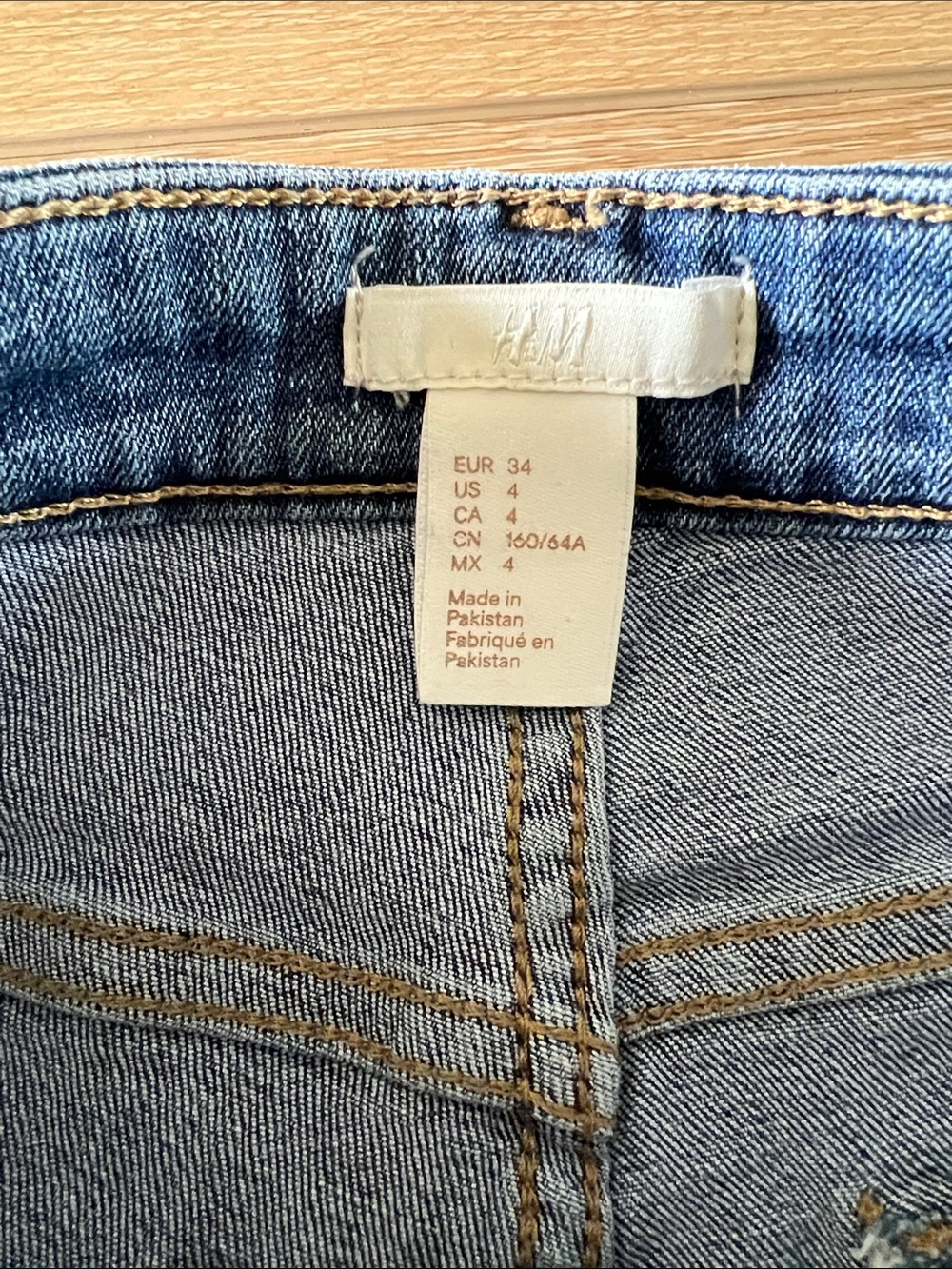 H&M Shorts - Picture 3 of 4